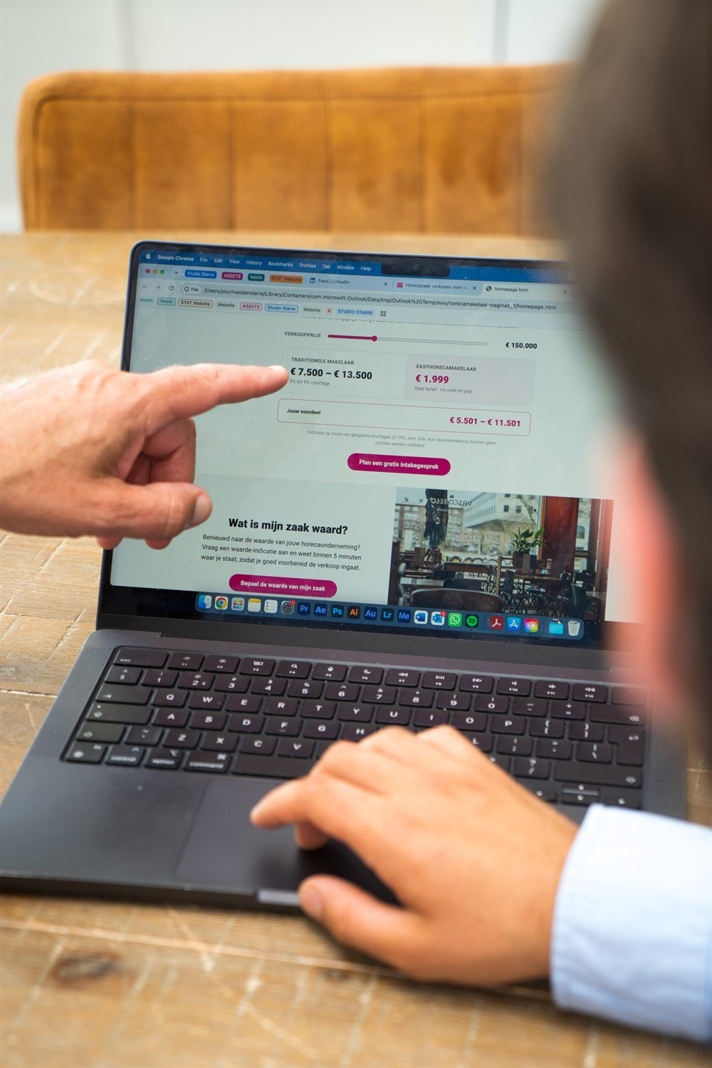 De vergelijkingstool van Easyhorecamakelaar op een laptop